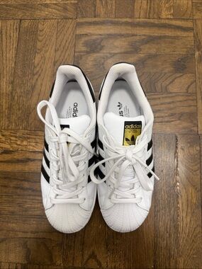 adidas Superstar Women’s